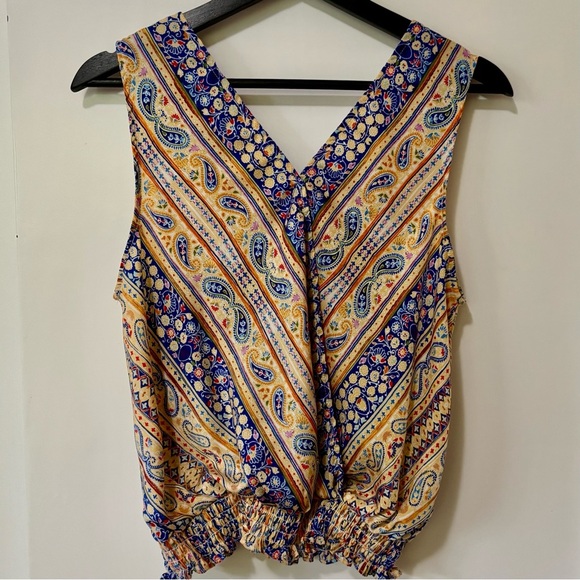 Rose & Olive| Vibrant Paisley Satin V-Neck Sleeveless Gathered Blouse Sz M - Picture 4 of 4